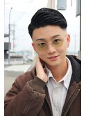 短髪サイドパート　スキンフェード