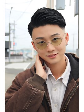 ブレッド 倉敷(BRed) 短髪サイドパート　スキンフェード