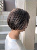 ショート×白髪ぼかしで作る透明感抜群ヘアカラー