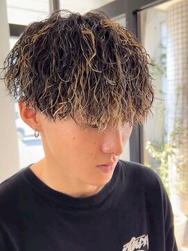 フェノメノン(PHENOMENON) 岐阜ツイストスパイラルパーマ波巻きスパイラルツイストパーマ