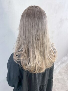 シオン(shion) ブロンドホワイトベージュ顔周りレイヤーロング_ba559752