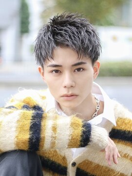 ベーア(Bar) 短髪アップバング刈り上げツーブロックアクティブショート