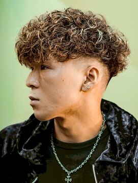 プロショップウェーブ(PRO SHOP WAVE) スペインカール/フェザーパーマ/メンズパーマ/テーパーフェード