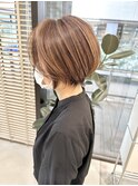 まとまる 前下がりショートボブ ハイライト白髪ぼかし