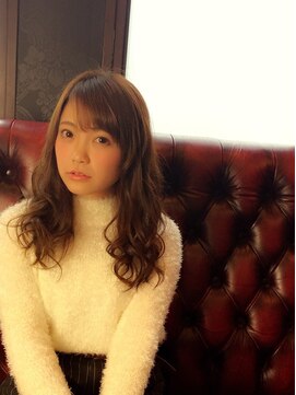 アフ(ahu) ふんわりコテ巻きスタイル