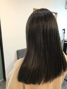 ハウント(haunt) 切りっぱなしロングスタイル