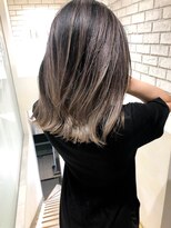 トルネード(TORNADO)&nbsp;外国人風ロブ ハイライトバレイヤージュ グレージュエアタッチ