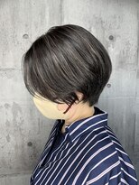 ハク(haku) [yuuki]白髪ぼかし/ハイライトカラー/バレイヤージュ/ショート