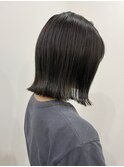 切りっぱなしボブぱつっとボブアッシュグレージュ