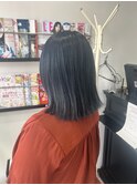 切りっぱなしボブ+ブルーブラック
