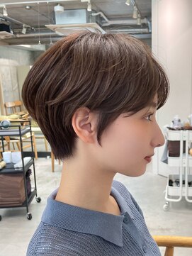 ミィ 浦和(mee) デザインカラー/レイヤーカット/ウェットヘア／オリーブベージュ