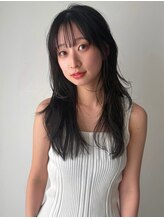 ファムウーマン(Femme woman) レイヤーカット　ニュアンスヘアスタイル