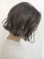 エリマ 横浜西口(elima)&nbsp;横浜西口白髪ぼかしハイライトタッセルボブミルクティーベージュ