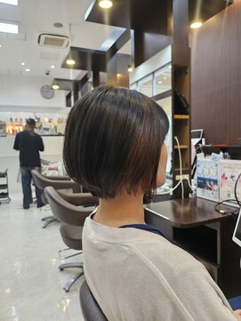カイノ イオンモール草津店(KAINO) ショートボブ×イヤリングカラー