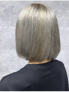 ルイス(L'wis) ホワイトミルクティー学割U24ケアブリーチ渋谷10代20代韓国ボブ