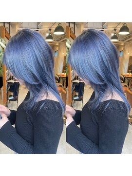 パリス(PARIS) ケアブリーチでダメージを抑えながらブルー