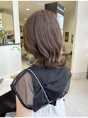 ラベンダーベージュ × ミディアムスタイル