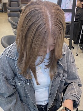 クオン 伊勢崎(QUON.) グレージュカラー