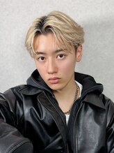 スラッシュ(SLASH)&nbsp;/フェザーショート/センターパート/ニュアンスパーマ/姫路