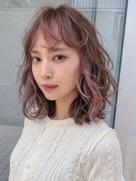 シオン(shion) ピンクベージュミディアム前髪カット顔周りレイヤー_ba583771