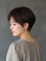 ビープ(beep)&nbsp;丸い後頭部と短い襟足の耳かけショート