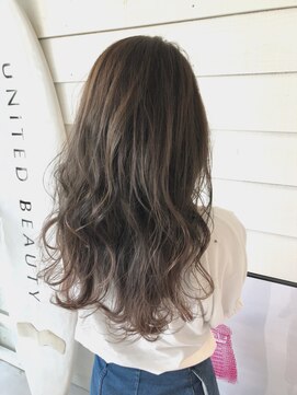 ゴート(Goat) アッシュグレージュ