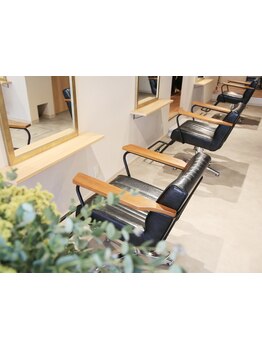 一人一人の髪質や骨格を見極め、髪の悩みを解決するスタイルをご提案！あなたのなりたいを叶えます♪