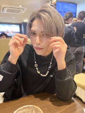 ミッシェル アフロート(michelle afloat) ◆センターパートのシルバーウルフ◆