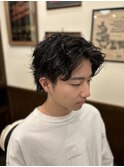 センターパートウルフ