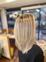 ヘアースタジオ ハーフバック 高尾店(HAIR STUDIO HALF BACKS×１/2)&nbsp;白髪ぼかしハイトーンバレイヤージュ