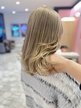 アマンドール(Aman D'or) 褒められハイトーン♪ブロンドカラー（齊藤）