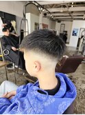スキンフェードクロップスタイルバーバー短髪