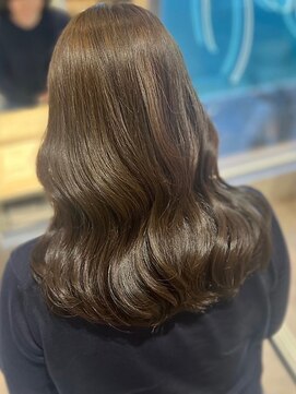 クレビア 名古屋(CreBiA) 透明感カーキブラウン