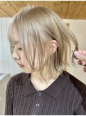 ホワイトブロンド/ワイドバング/美髪/外ハネボブ/ダブルカラー