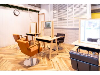 Ursus hair Design by HEADLIGHT 南草津店【アーサス ヘアー デザイン】