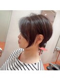 襟足スッキリなショートスタイル