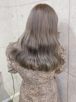 エンネ 新宿(enne)&nbsp;グレージュカラー/韓国巻き/レイヤーカット/くすみベージュ/新宿