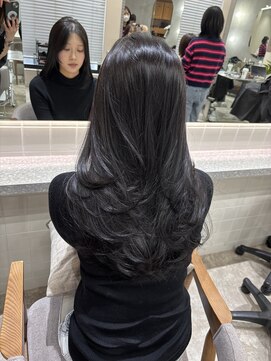 ジーナ 梅田茶屋町(Zina) ダークグレージュ、レイヤーカット