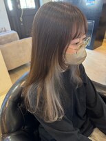 アンビ(ambi) イヤリングカラー×ホワイトカラー
