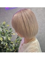フュルスティン(FURSTIN)&nbsp;ミルクティーベージュ×艶感ストレートボブ/縮毛矯正毛も◎