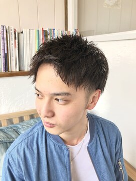 ハンズ(HANDs) アップバング無造作ショートスタイル