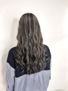 スタジオ ロサ(studio ROSA) グレージュ×コントラストハイライト♪担当マサキ