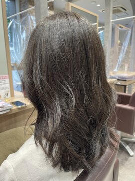 ビースリー ロア ふんわりグレージュ 2021/07/03