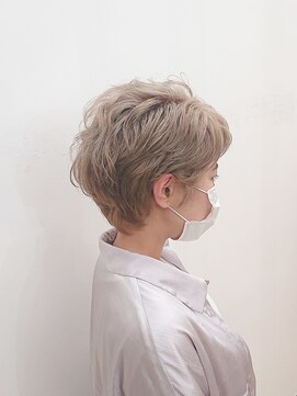 フェアレディ 烏山店(FAIRLADY) ホワイトミルクティーアッシュ◎大人ショート