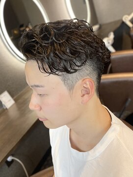 ワールドシップモトマチ(WORLD SHIP MOTOMACHI) ビジネススタイル　ビジネスパーマ