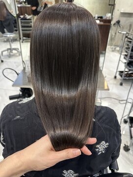 サイン 渋谷(SIGN) グレーベージュレイヤーロング前髪パーマ黒髪