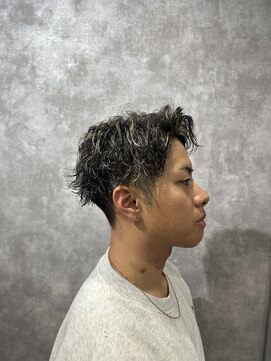 スピン 本八幡(SPIN) ベリーショート/ダークアッシュ/ニュアンスパーマ/韓国マッシュ