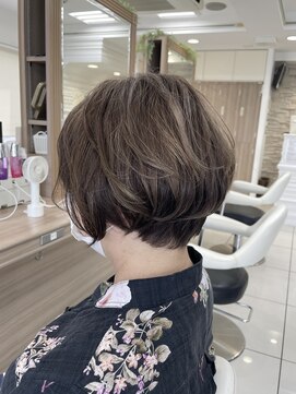 アッシュ 鶴ヶ峰1号店(Ash) 大人こなれふわショート