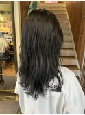 カーキグレージュ×透明感