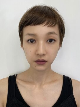 シーカ ニカイ(siika NIKAI) 激短バングが可愛い!おしゃれベリーショート